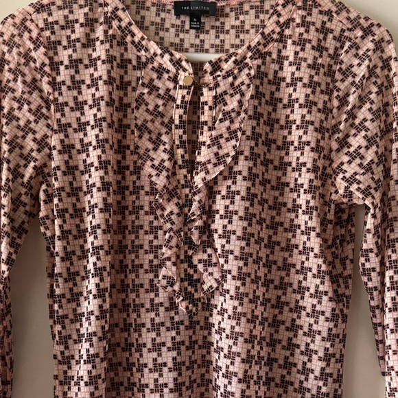 EUC The Limited Ruffle Detail V-Neck Too - Picture 2 of 6